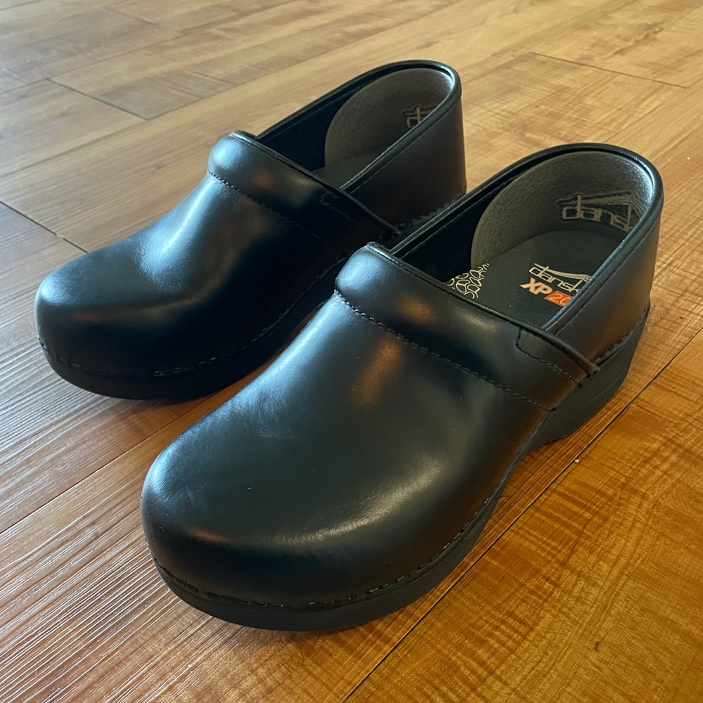 NWOT Black Dansko’s